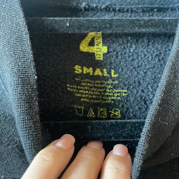 YG pullover - Picture 5 of 5